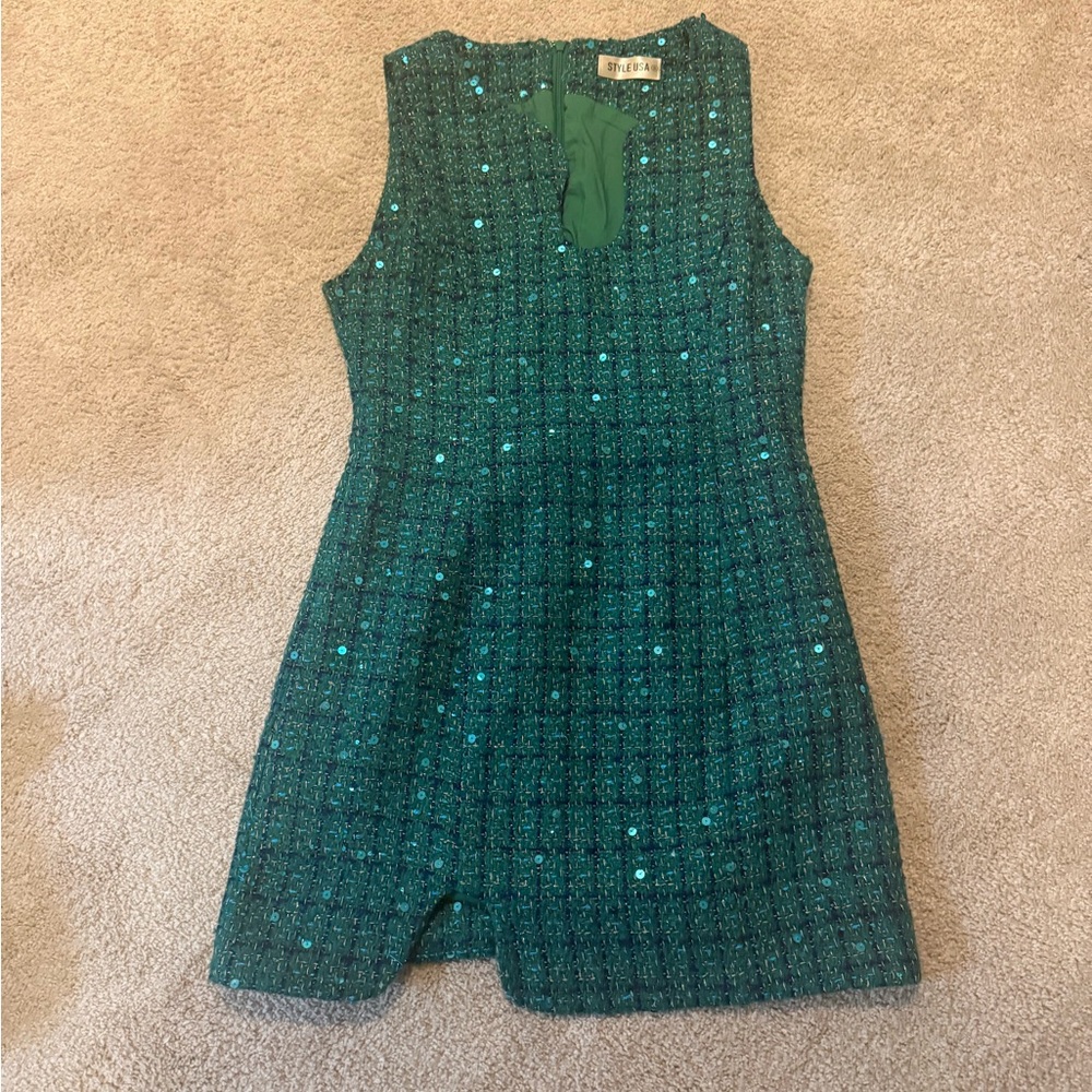 Elegant Green Sleeveless Dress